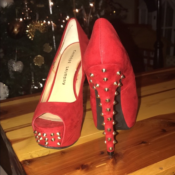 Like New Chinese Laundry Red Heels Gold Spikes 7.5 - Picture 4 of 7